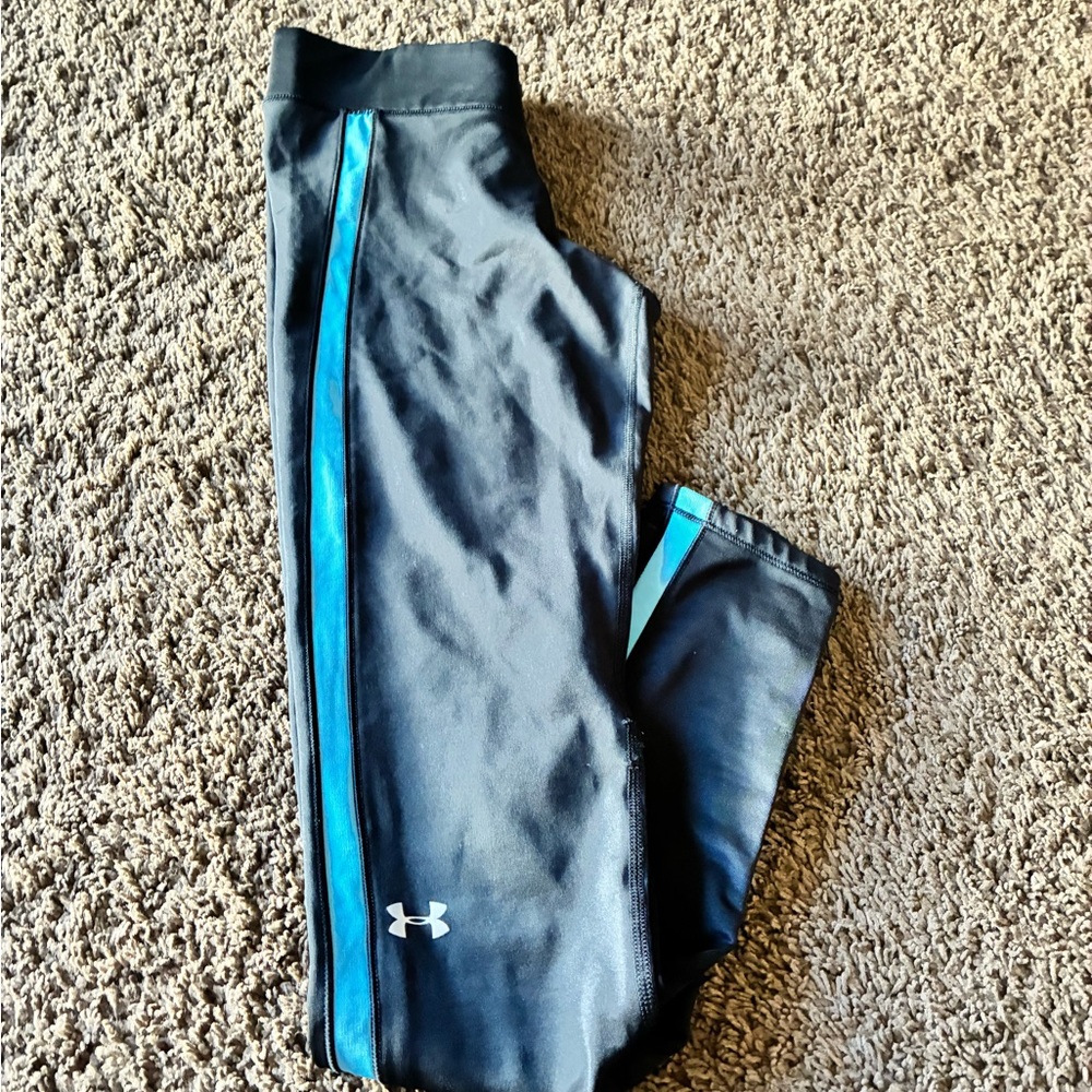 Under Armour Purple and Black Leggings. Under Armoir black and blue leggings - Picture 8 of 8